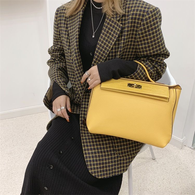 416062801